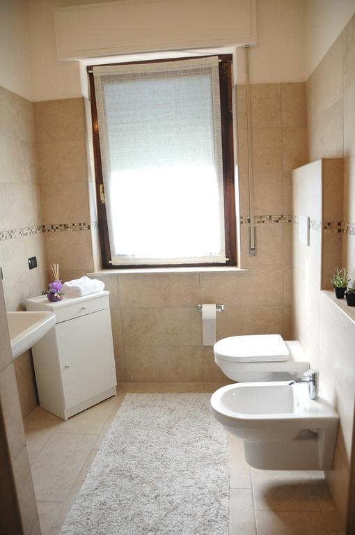 Maura Appartamenti Peschiera del Garda Kamer foto